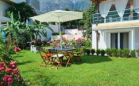 DreamAdes House - Village